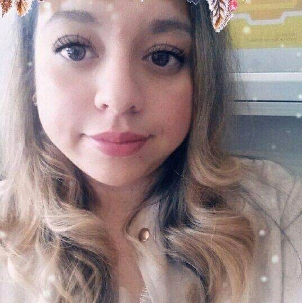 Meet your Posher, Ana